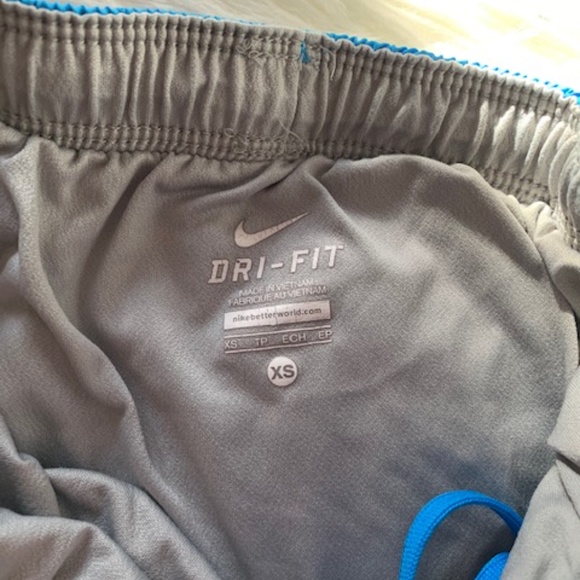 Nike running shorts - Picture 3 of 3